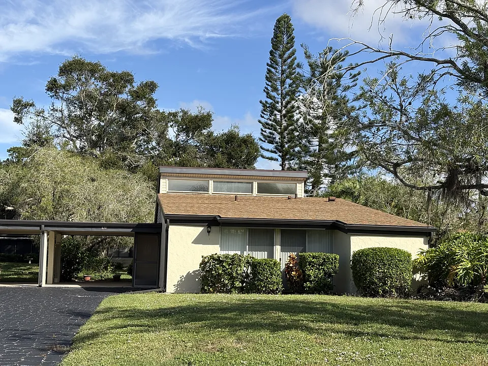 634 White Pine Tree Rd #150