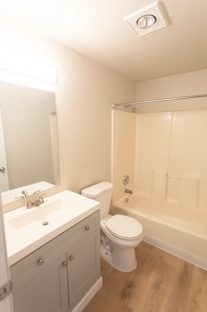 Montclair Apartments — Photo 3