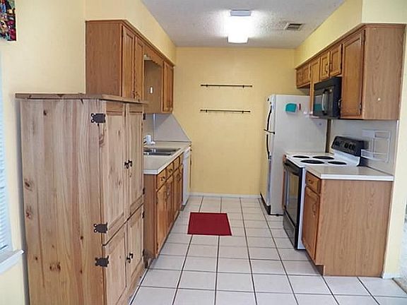4th image of 3918 Georgetown Dr