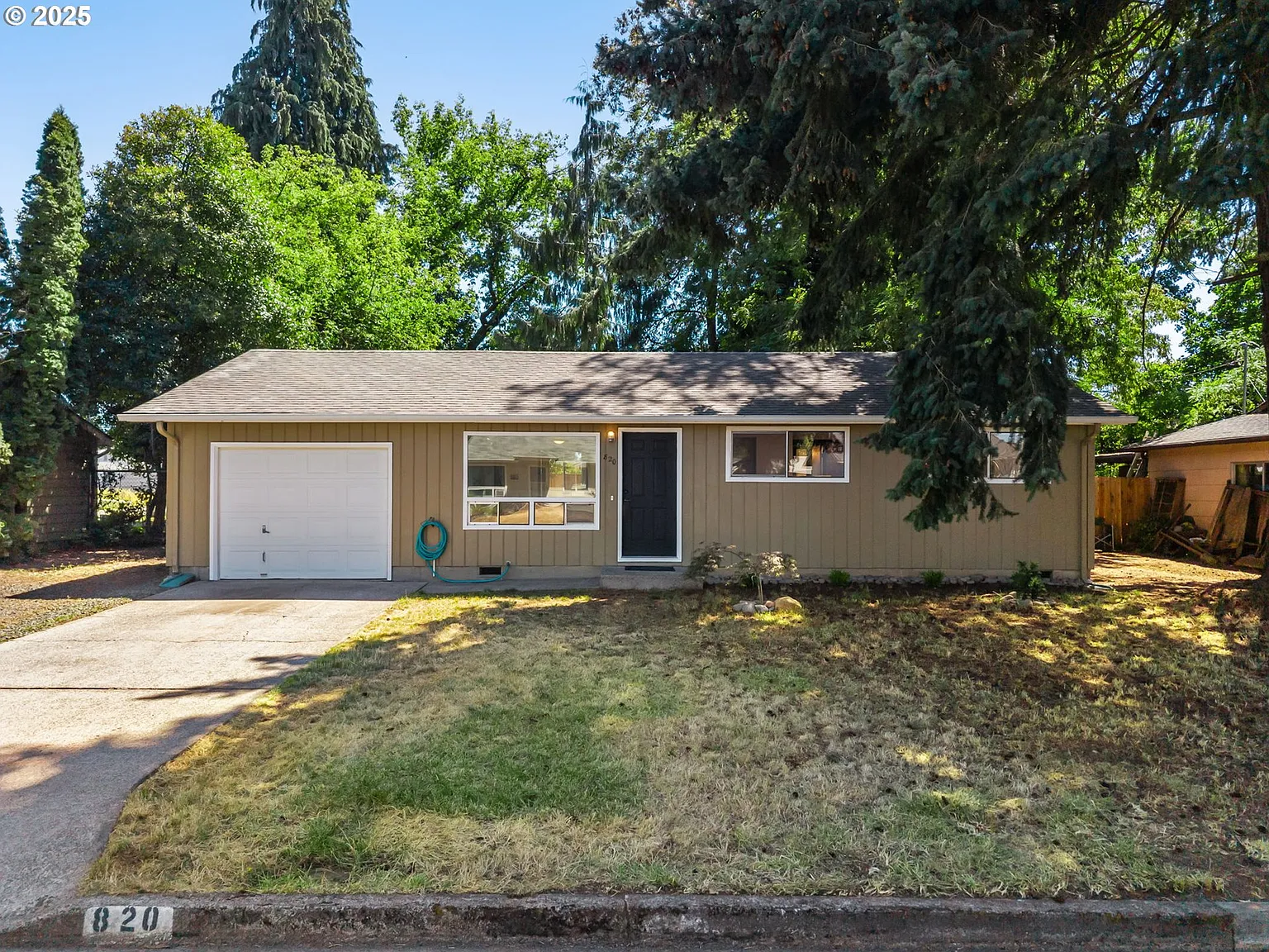 820 Ivy Ave photo 1