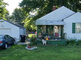916 S Lombardy Dr, South Bend, IN 46619