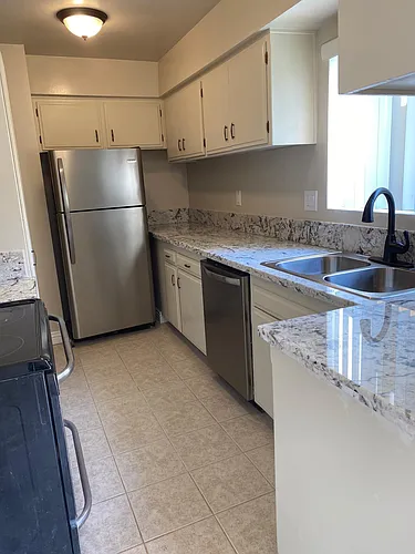 3590 Front St #D Photo 1