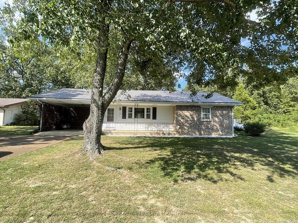 1st image of 608 Red Oak Ln