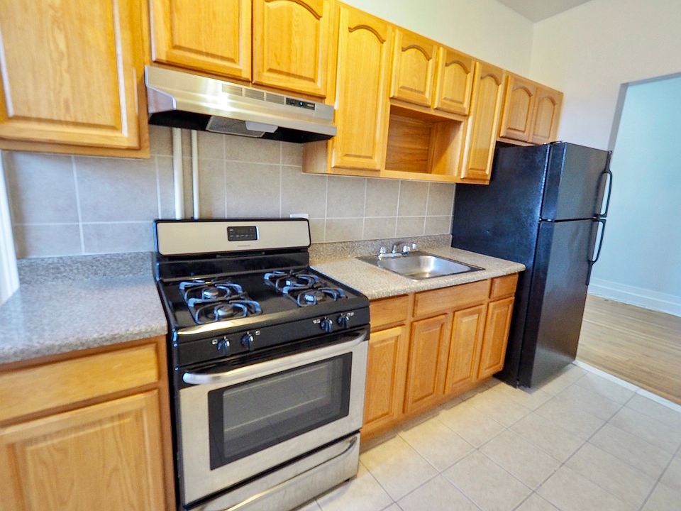 1st image of 3112 42nd St #8