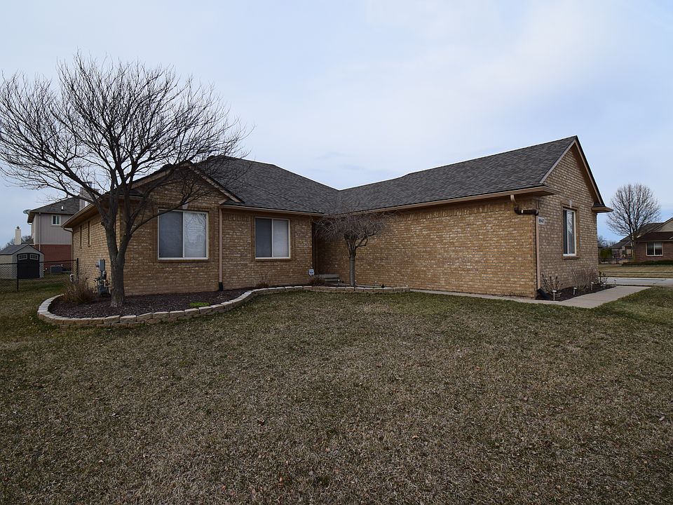 1st image of 18947 Hollyberry Dr