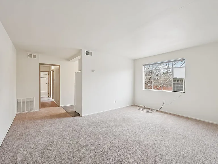 Clifton Woods Apartments — Photo 49