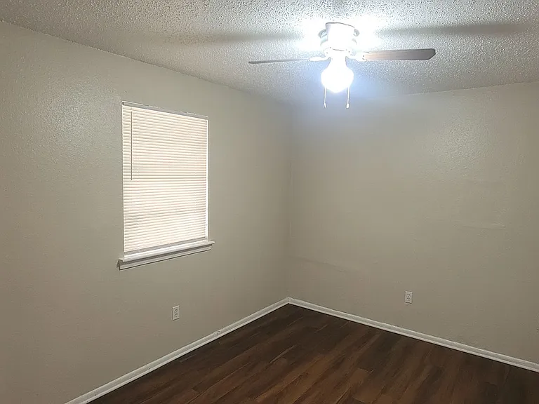 3019 Aspin Dr — Photo 10