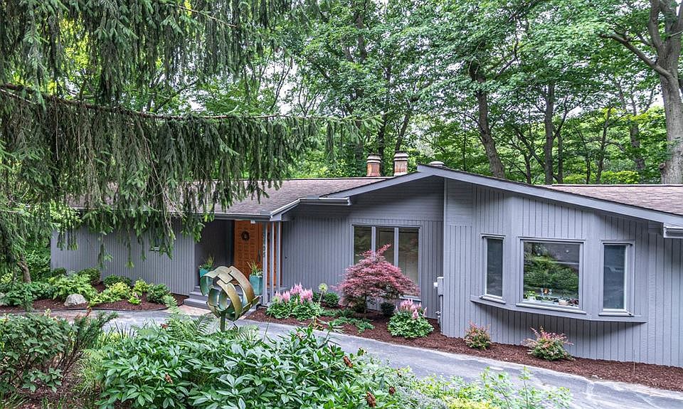 1st image of 3405 Riverbend Dr