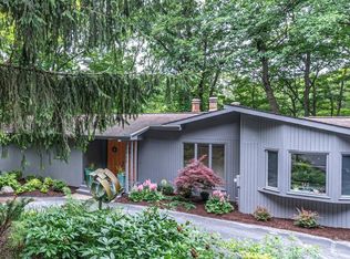 3405 Riverbend Dr, Ann Arbor, MI 48105