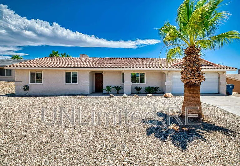 2250 Atlantic Dr — Photo 2