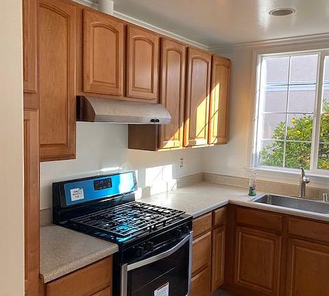 2nd image of 770 Chestnut Ave