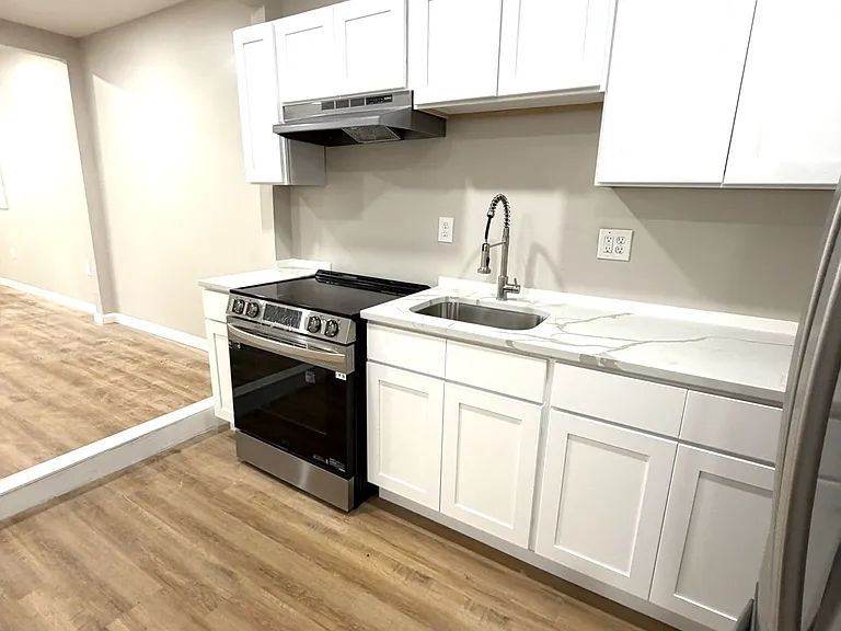 1317 Dartmouth St #1 — Photo 3