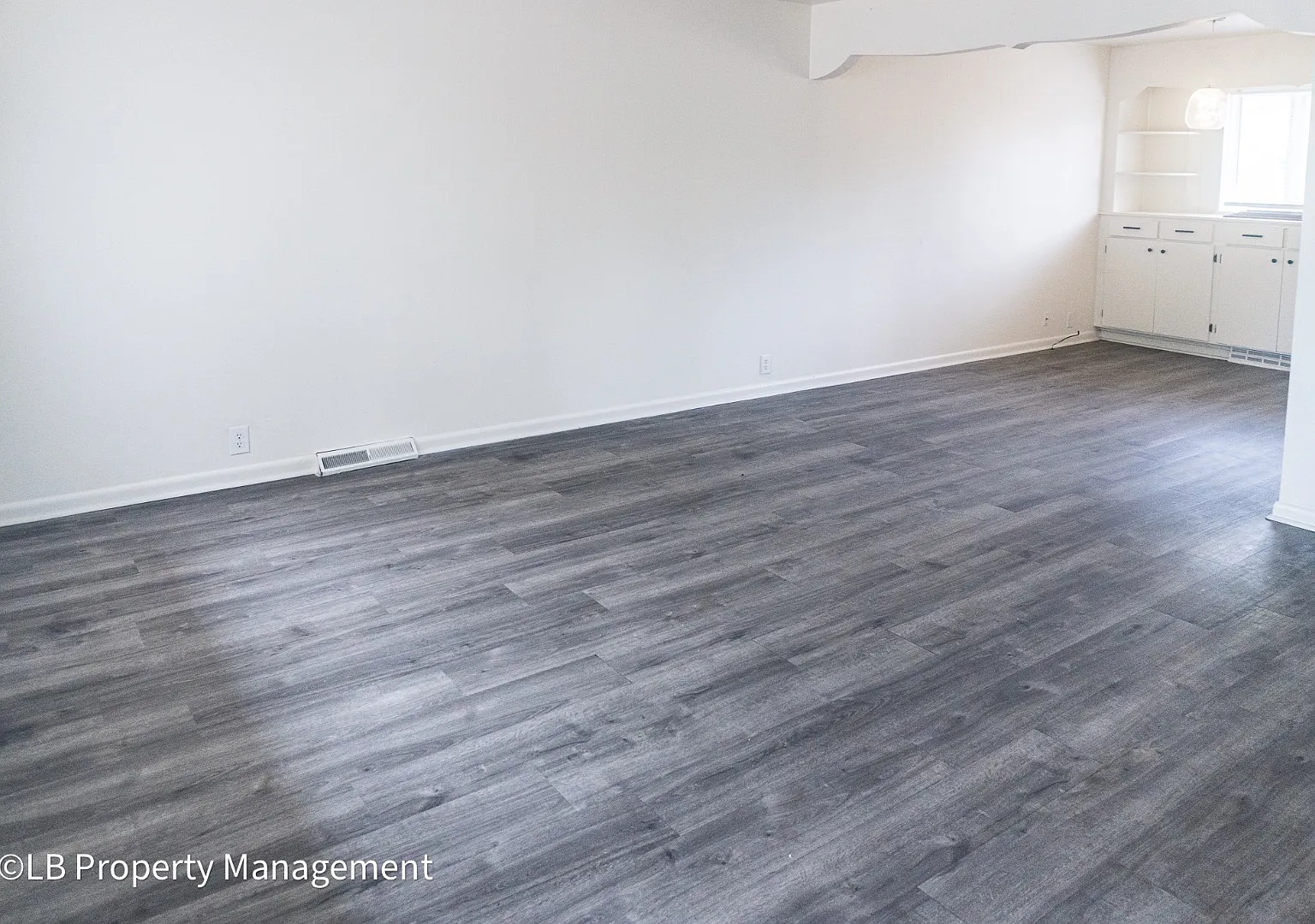 3025 W Saratoga Ave — Photo 3