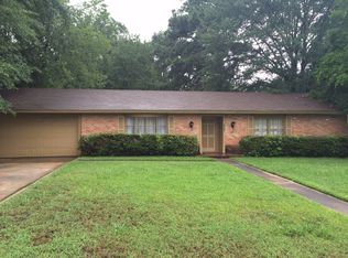 1917 Willis Dr, Longview, TX 75601