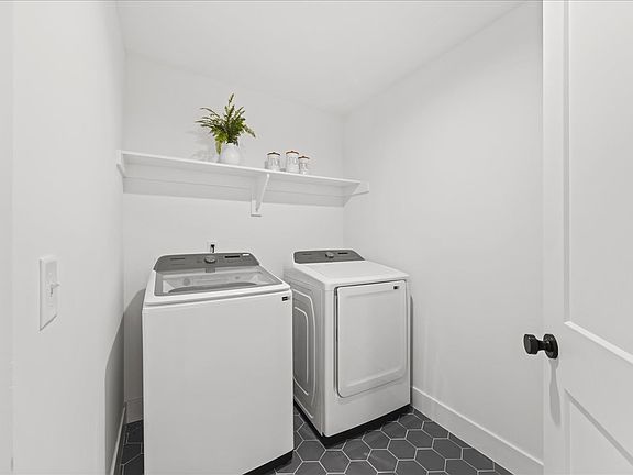 5th image of 829 Cumberland St #1000