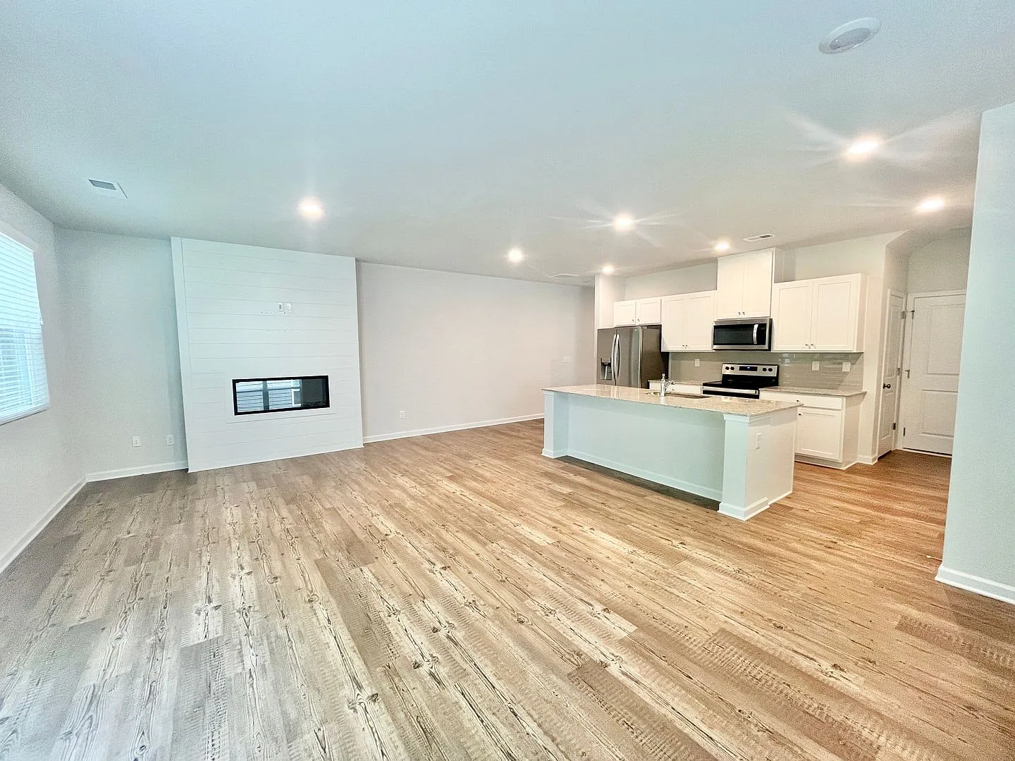 5129 Sidney Square — Photo 3
