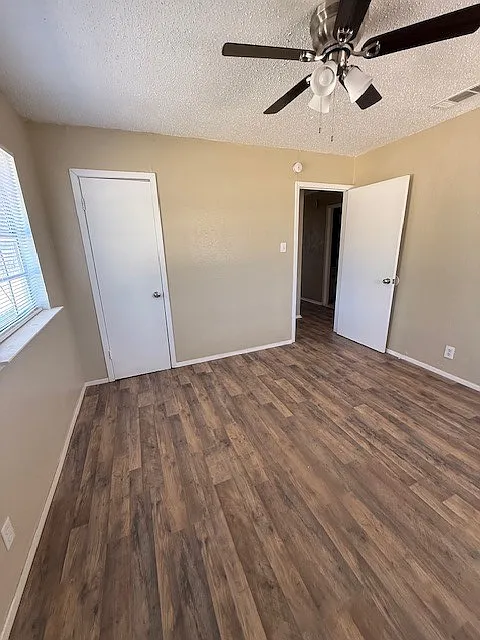 3 bed, 960 sqft, $1,495 — Photo 3
