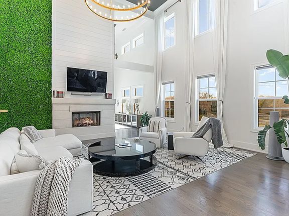 4th image of 3310 Hobbs Rd