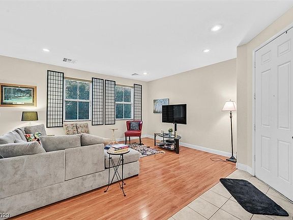 5th image of 3921 Sweet Pine St Unit 102