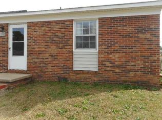 1215 Southwood Dr, Fayetteville, NC 28304