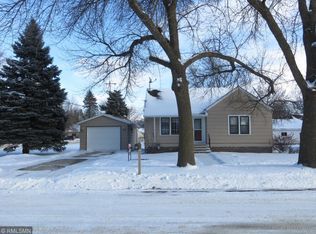 95 N Montgomery Ave, Le Center, MN 56057