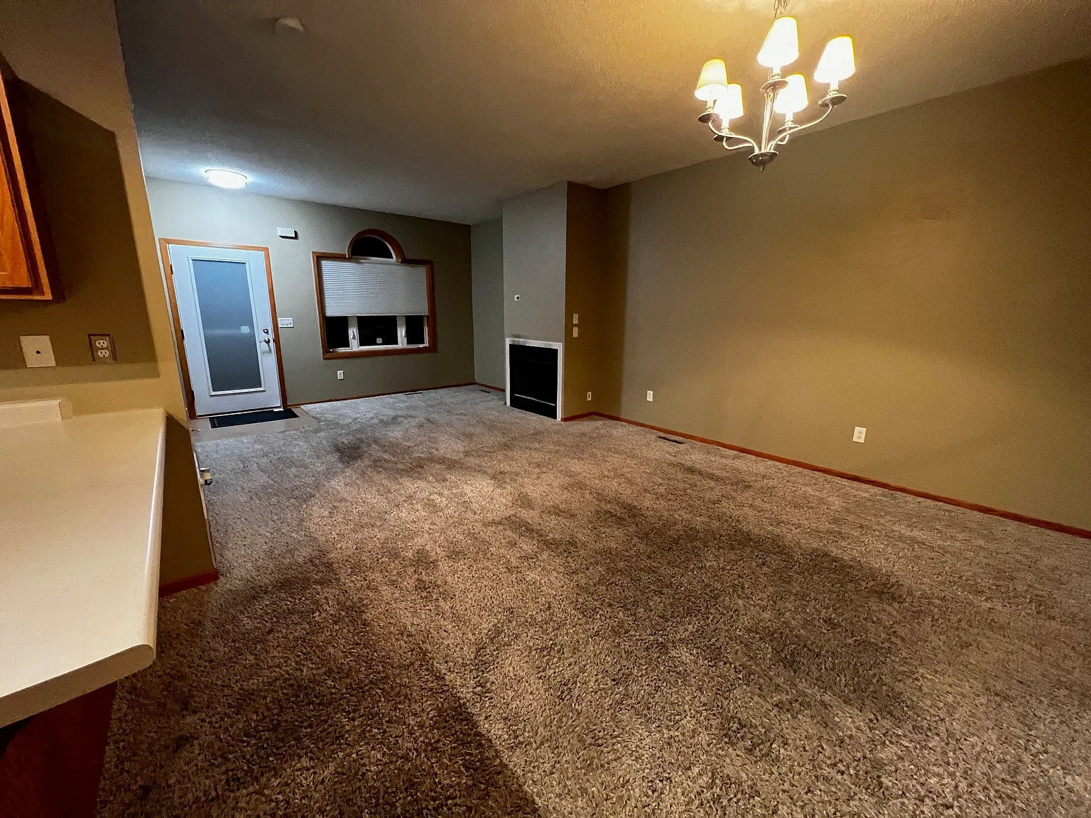 3 bed, 1500 sqft, $2,099 — Photo 3