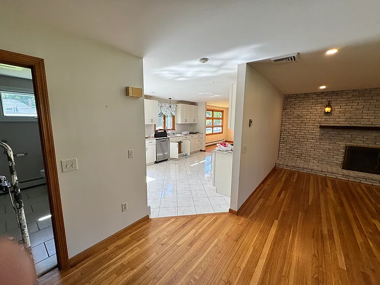 536 N Elm St — Photo 6
