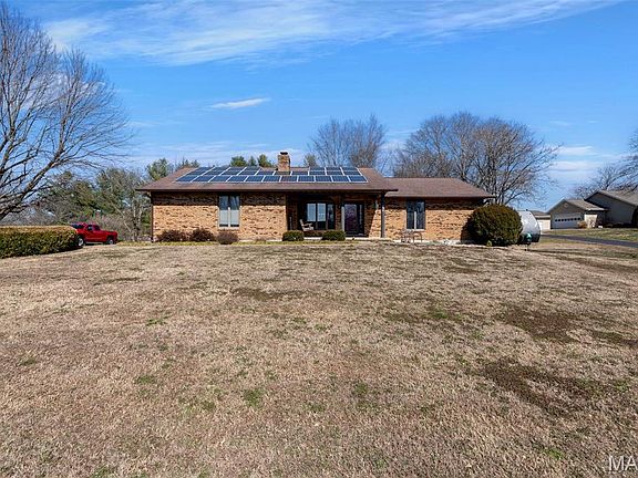 2nd image of 256 Ridge Top Cir