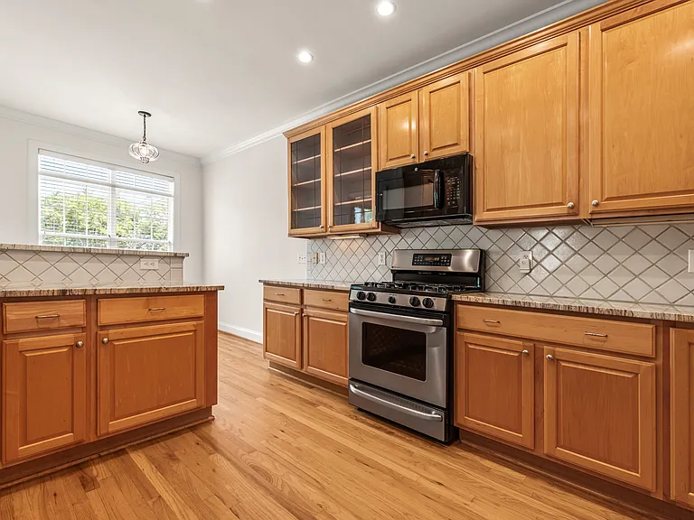 Kitchen breakfast area