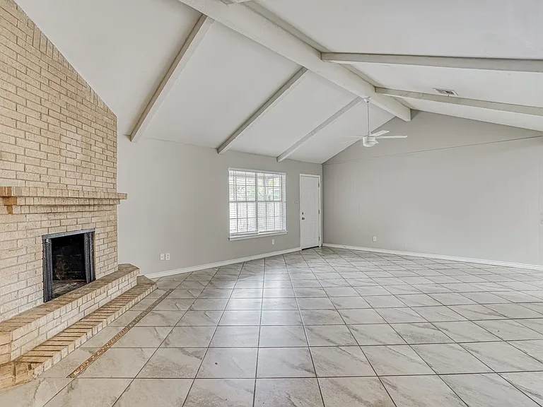 6610 Rowell Ct — Photo 3