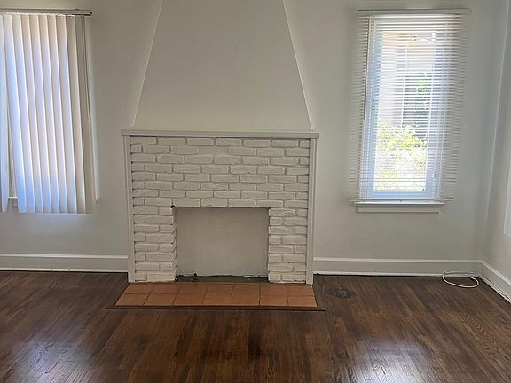 2nd image of 605 N Mentor Ave