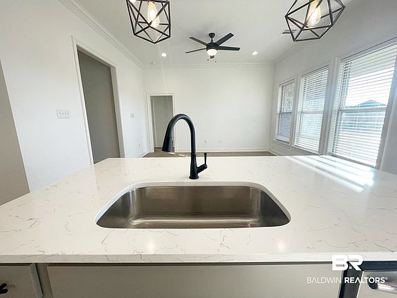 4th image of 1403 Fenton Cir