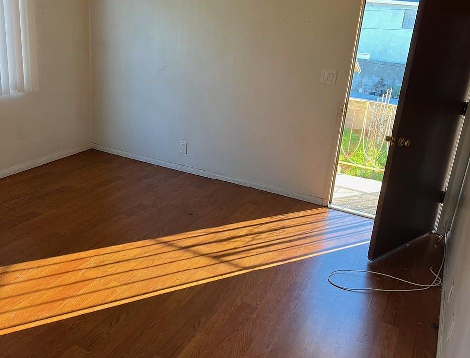 2nd image of 2762 Laurel Pl #D