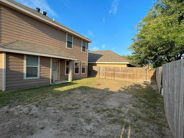 4405 Thunderbird Ave — Photo 76