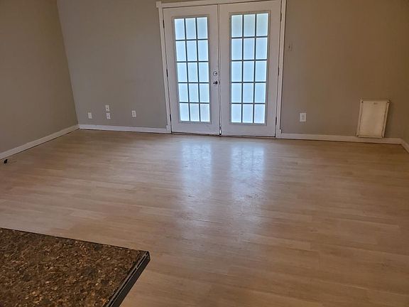 4th image of 805 Stonewall Dr