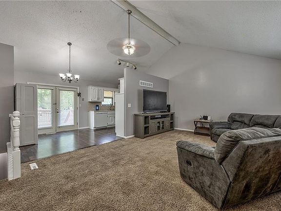 2nd image of 13220 Park Hills Dr