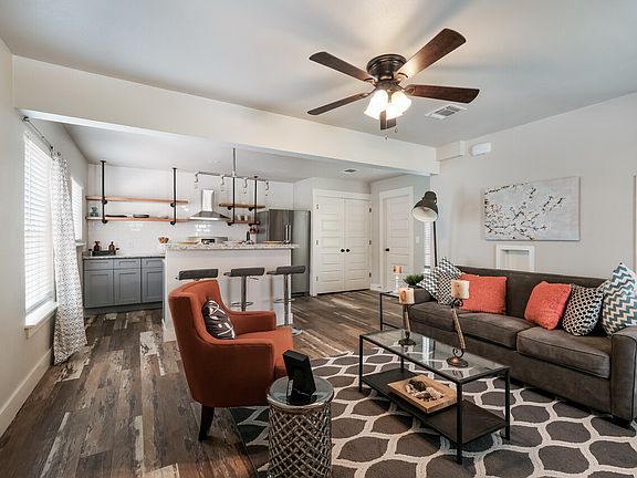 3rd image of 262 Claremont Ave #2