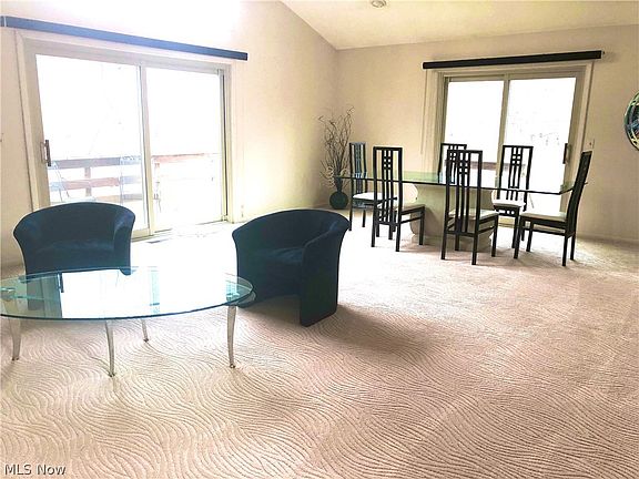 5th image of 28799 Orangewood Dr