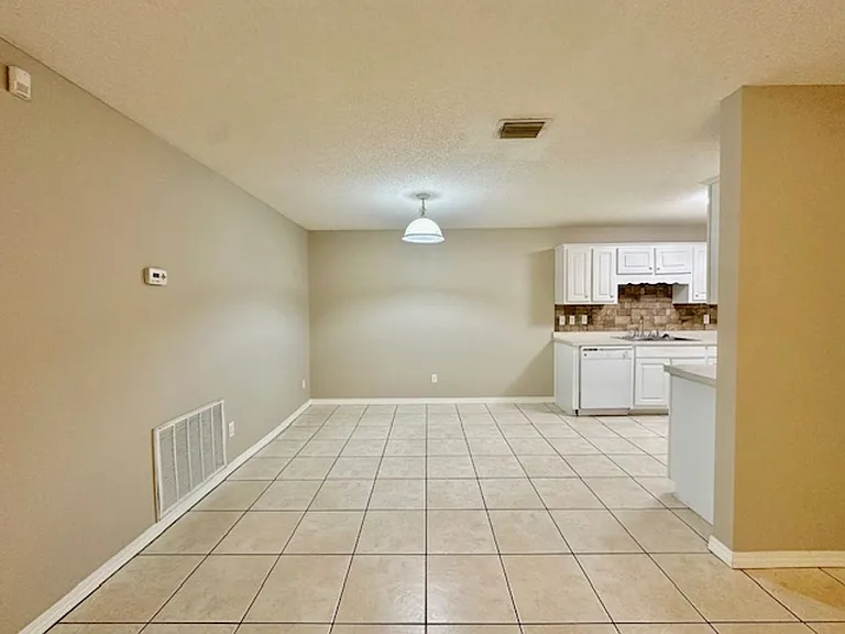 29 E Lane Dr — Photo 5