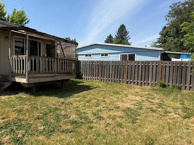5535 SW Lombard Ave #B — Photo 25