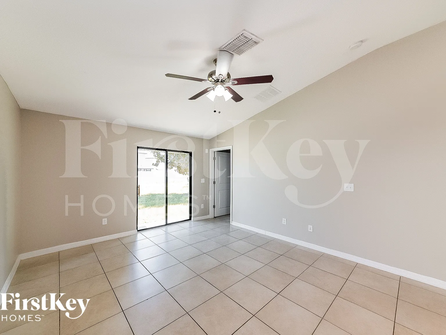 3 bed, 2.0 bath, 1461 sqft, $1,930 — Photo 2