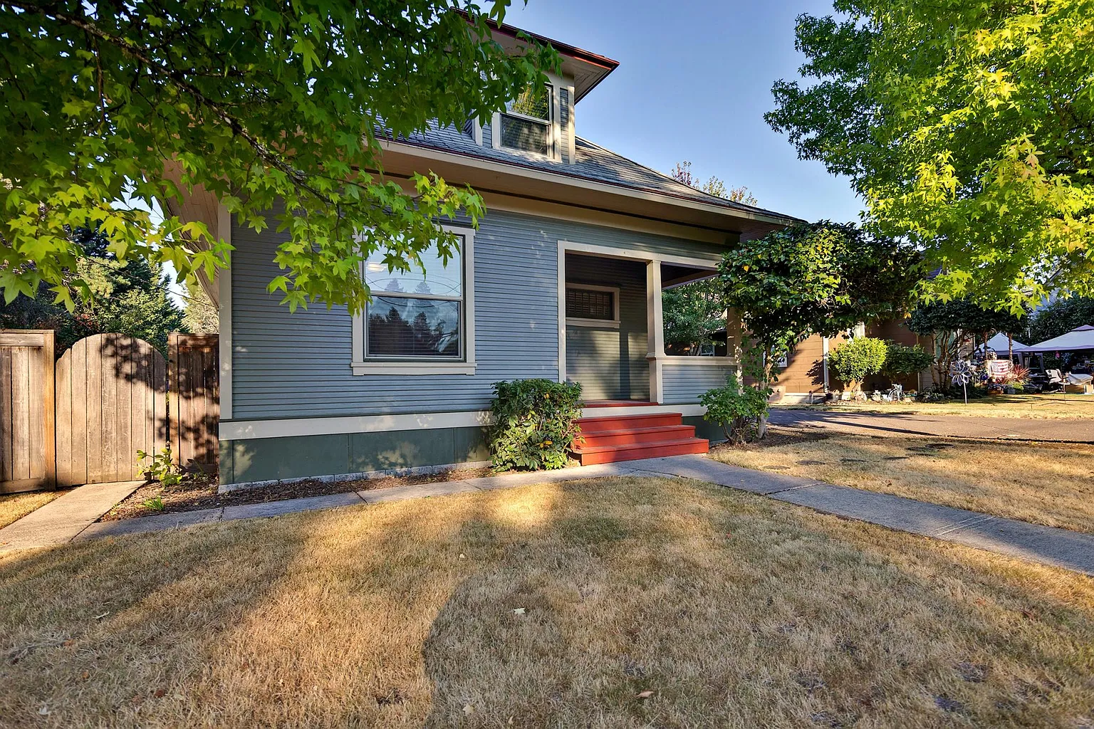 421 S Main St photo 1