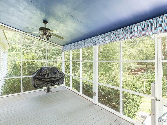 3rd image of 2621 Darlington Ct