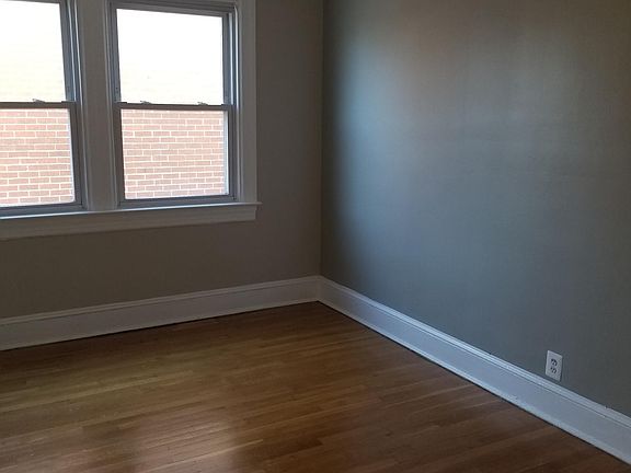 5th image of 2105 Mount Vernon Ave #3