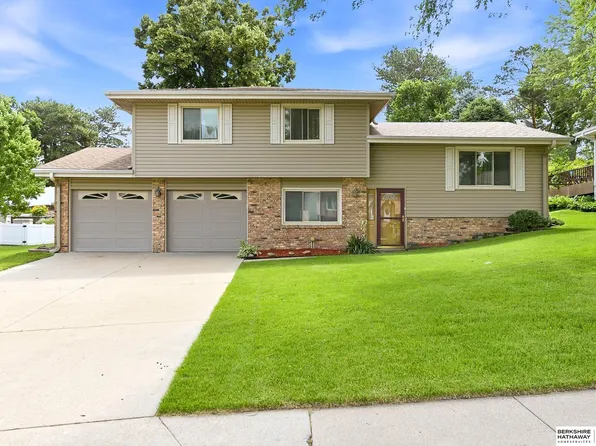 6241 S 74th St, Ralston, NE 68127