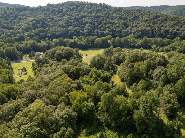 40 Two Mile Rd, Branchland, WV 25506