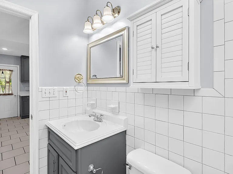587 A St #R — Photo 17