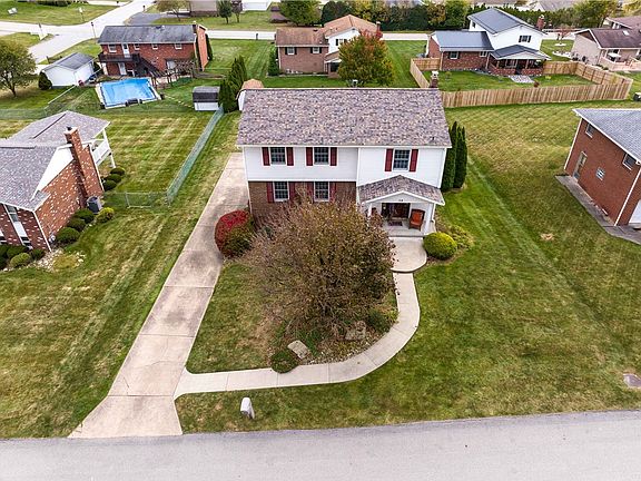 5th image of 38 Elgin Dr