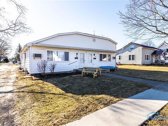 3rd image of 1045 Wilhelm St #1045 & 1047