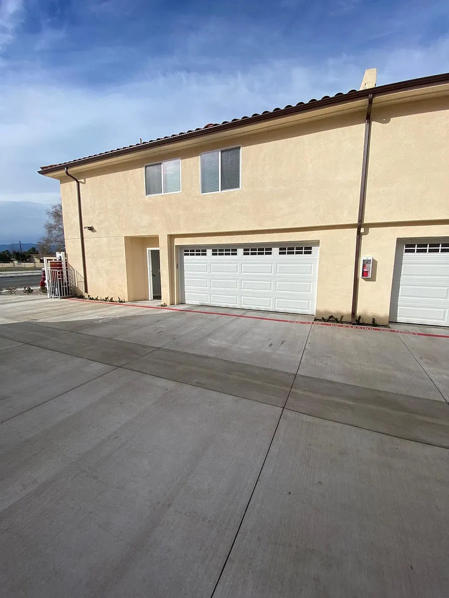 Building Photo - 8397 Cherry Ave